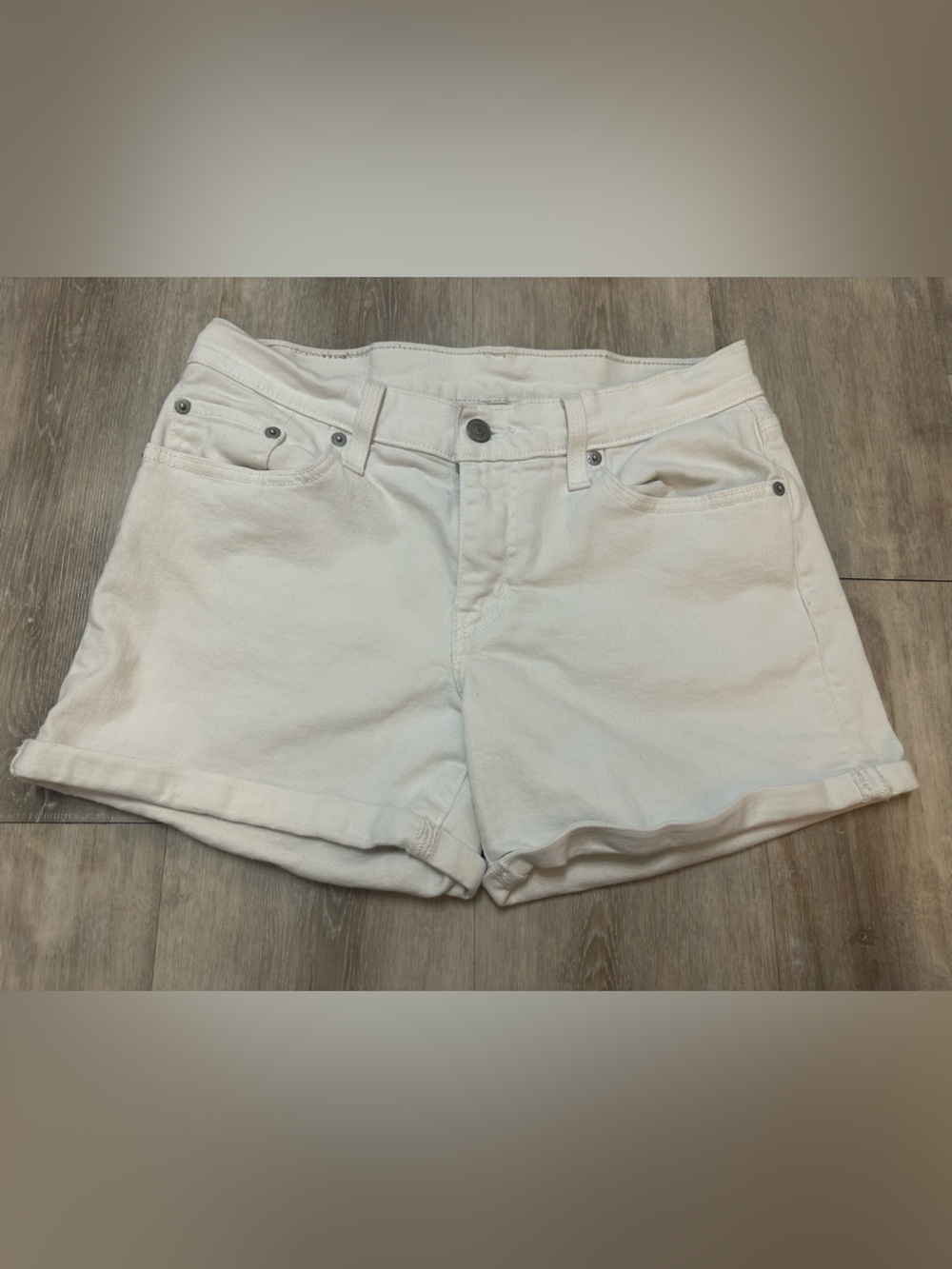 Levi's Women’s 4” White Jean Shorts, size 29